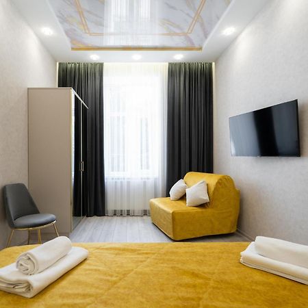 Rynok Square City Center Two Bedroom Apartment! Leopoli Esterno foto