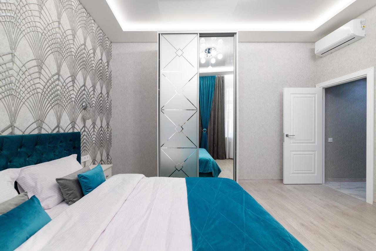 Rynok Square City Center Two Bedroom Apartment! Leopoli Esterno foto