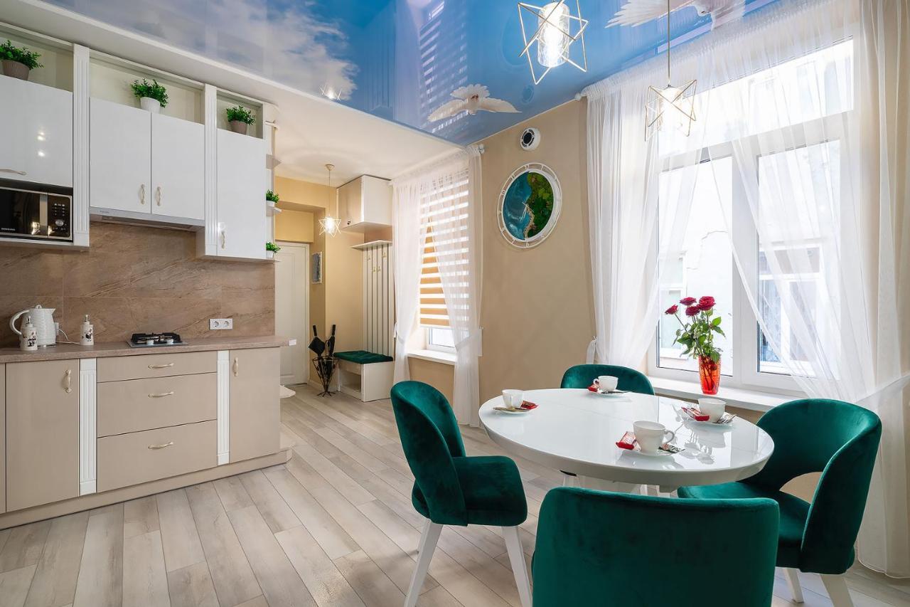 Rynok Square City Center Two Bedroom Apartment! Leopoli Esterno foto