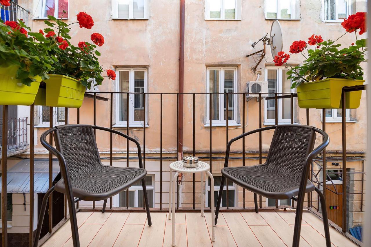 Rynok Square City Center Two Bedroom Apartment! Leopoli Esterno foto