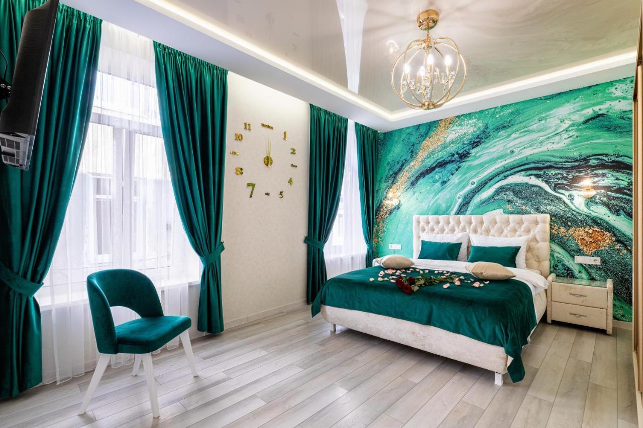 Rynok Square City Center Two Bedroom Apartment! Leopoli Esterno foto