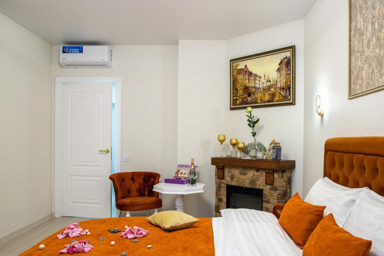 Rynok Square City Center Two Bedroom Apartment! Leopoli Esterno foto