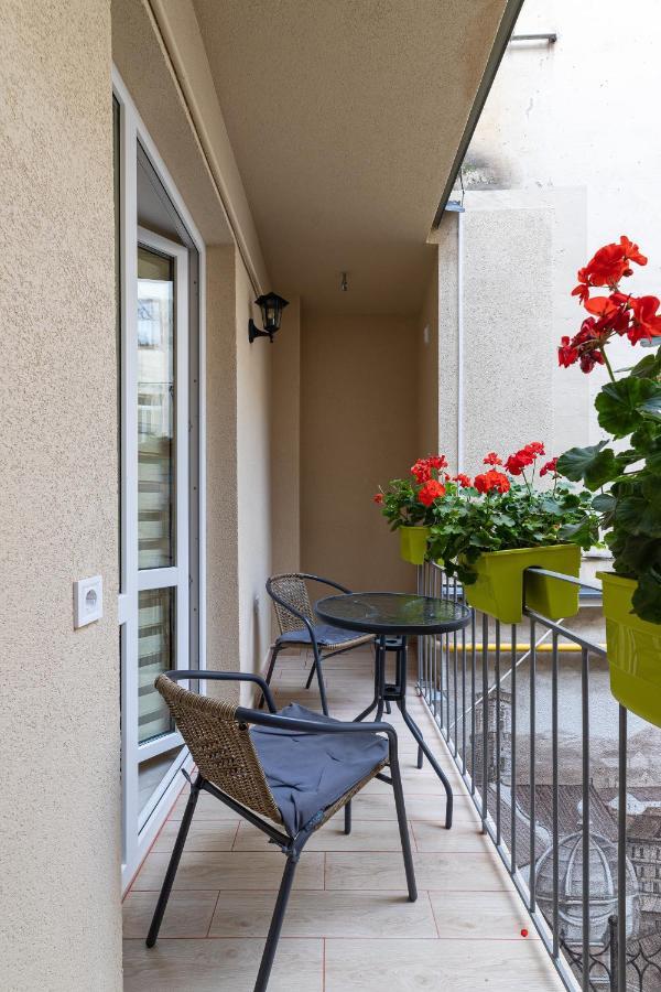 Rynok Square City Center Two Bedroom Apartment! Leopoli Esterno foto