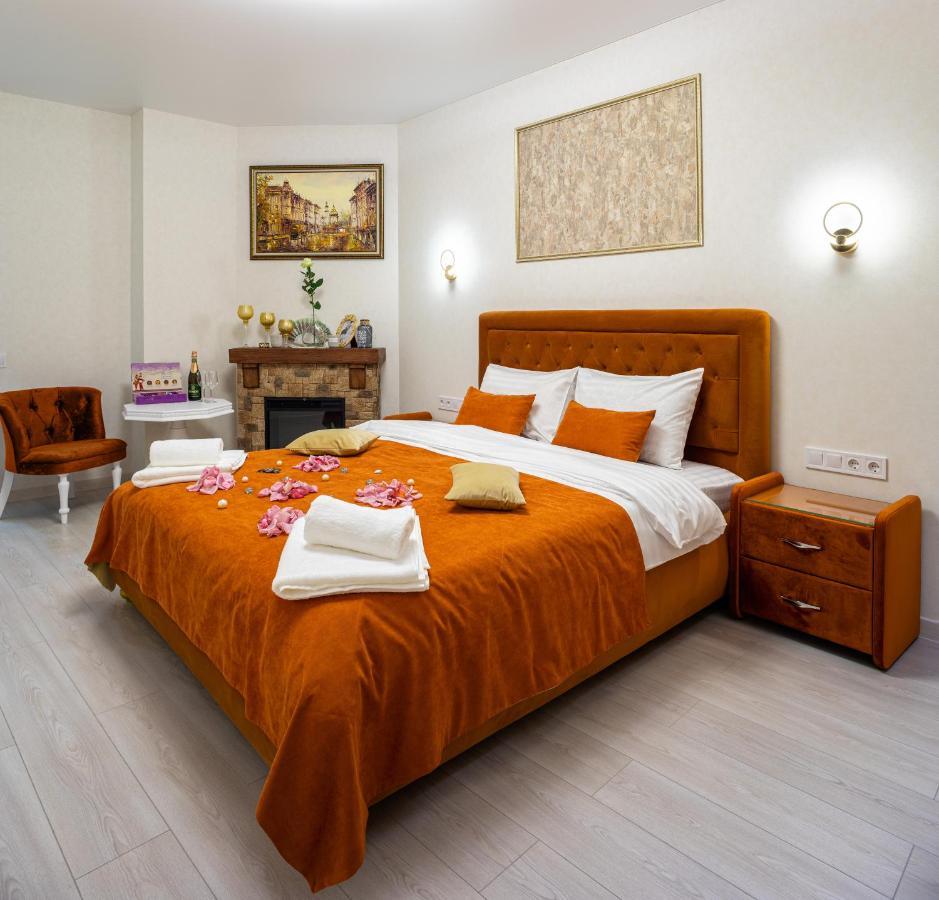 Rynok Square City Center Two Bedroom Apartment! Leopoli Esterno foto