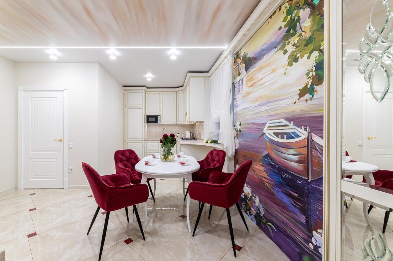 Rynok Square City Center Two Bedroom Apartment! Leopoli Esterno foto