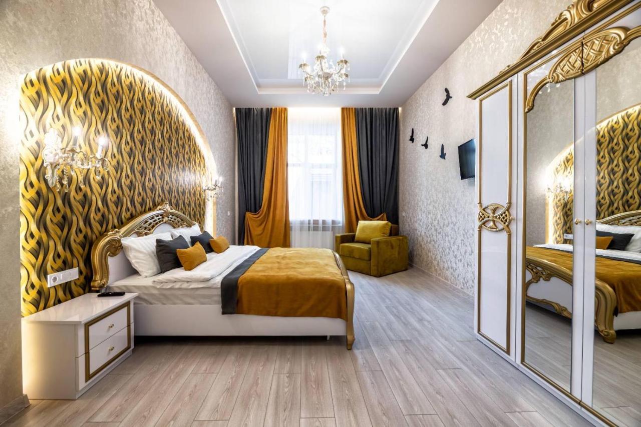 Rynok Square City Center Two Bedroom Apartment! Leopoli Esterno foto