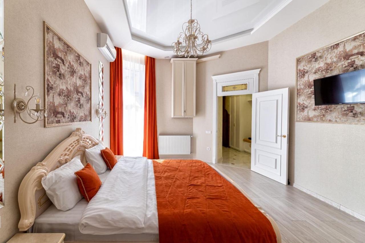 Rynok Square City Center Two Bedroom Apartment! Leopoli Esterno foto