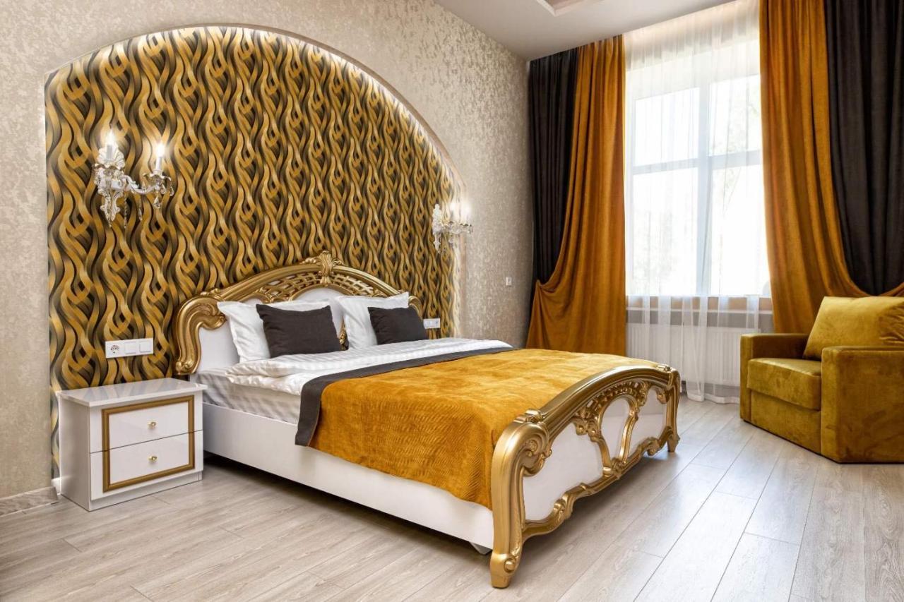 Rynok Square City Center Two Bedroom Apartment! Leopoli Esterno foto
