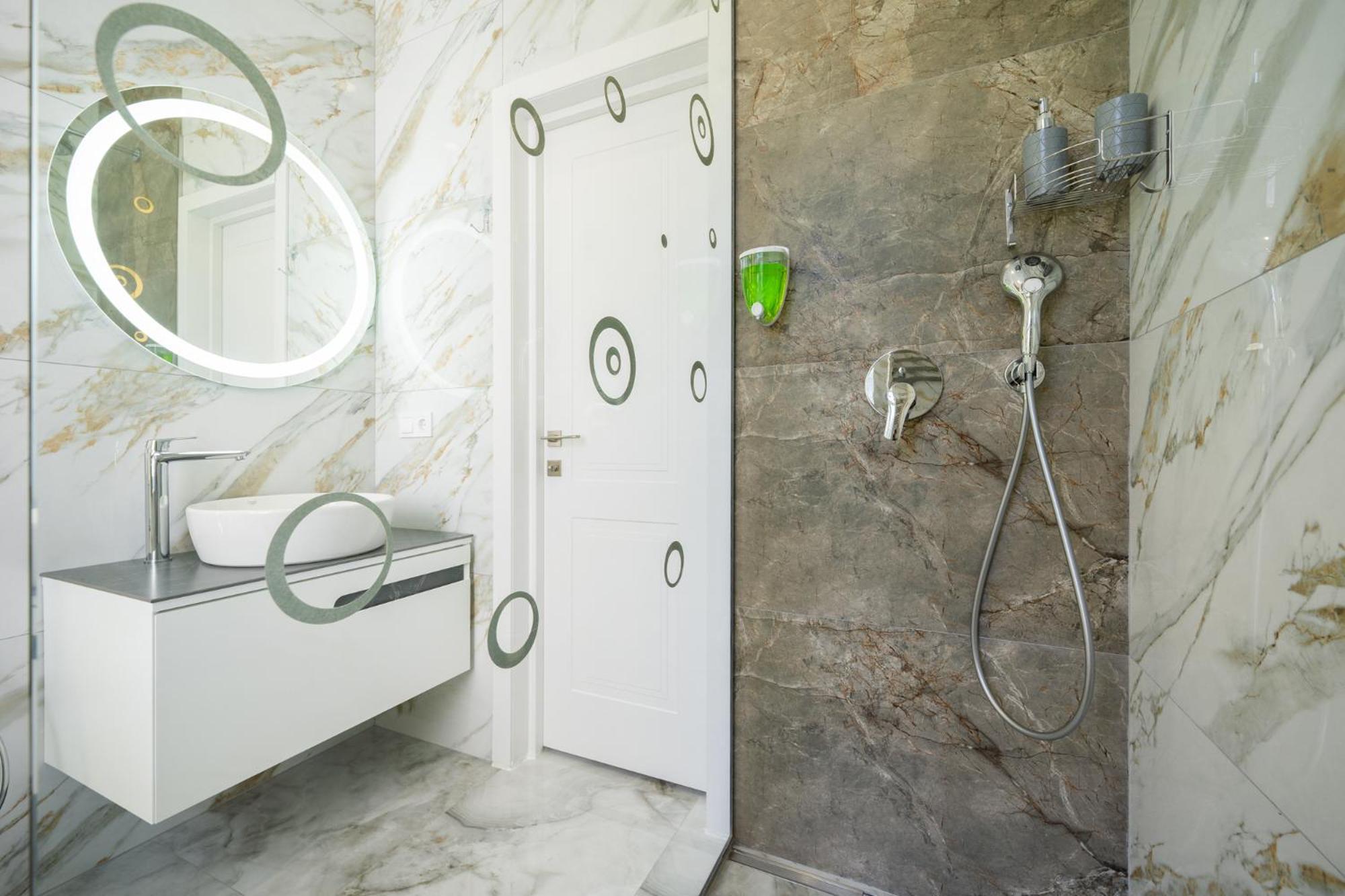 Rynok Square City Center Two Bedroom Apartment! Leopoli Esterno foto